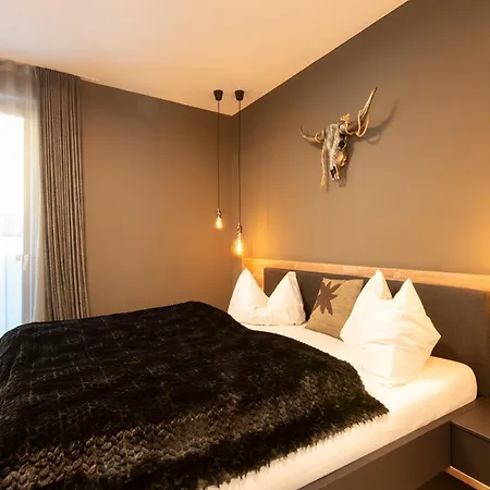 Hollywood Dream Penthouse & Apartments Mit Privater Sauna Nahe Ischgl Kappl  Exterior photo