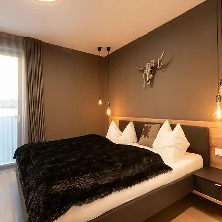 Hollywood Dream Penthouse & Apartments Mit Privater Sauna Nahe Ischgl Kappl  Exterior photo